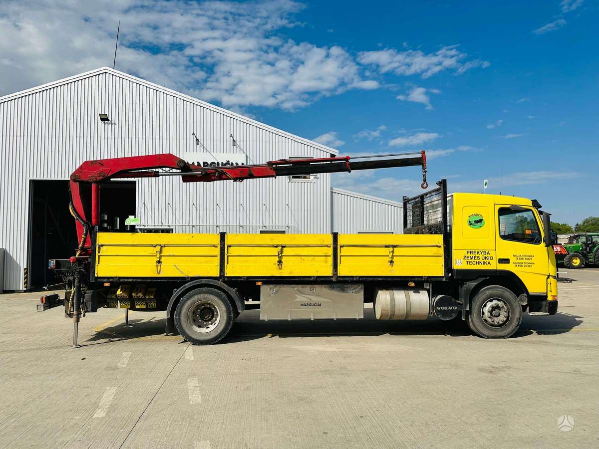 Volvo FM12, ar krānu