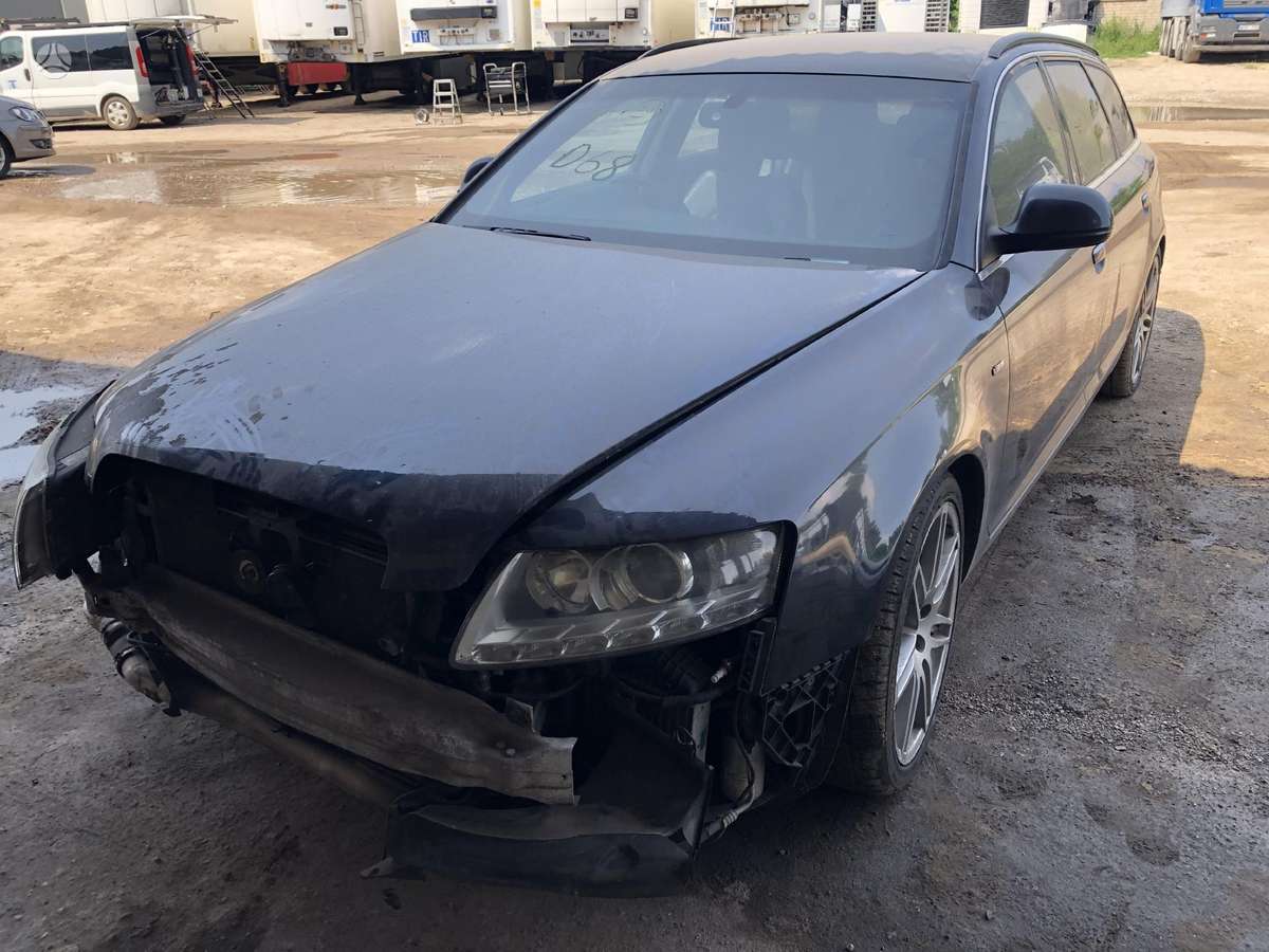 Audi A6 dalimis. S line