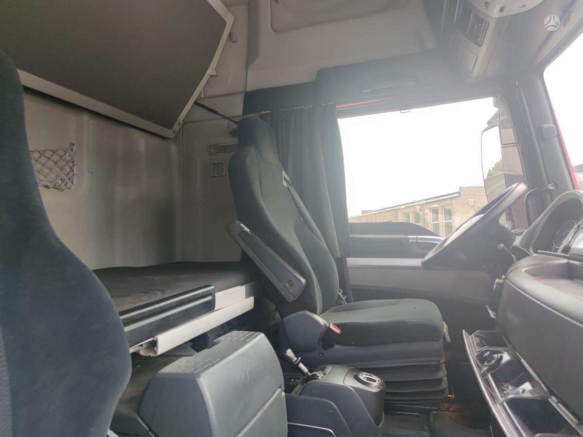 MAN 18.440   retarder, double sleeper