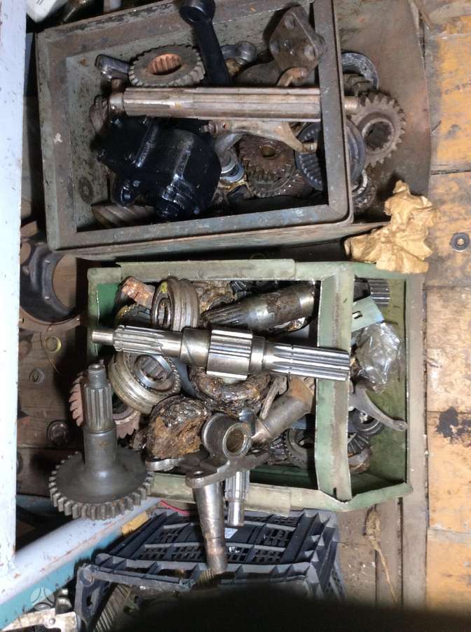 UAZ 469 variklio aušinimo detalės