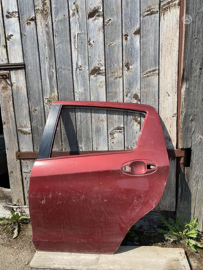 Toyota Yaris kėbulo dalys