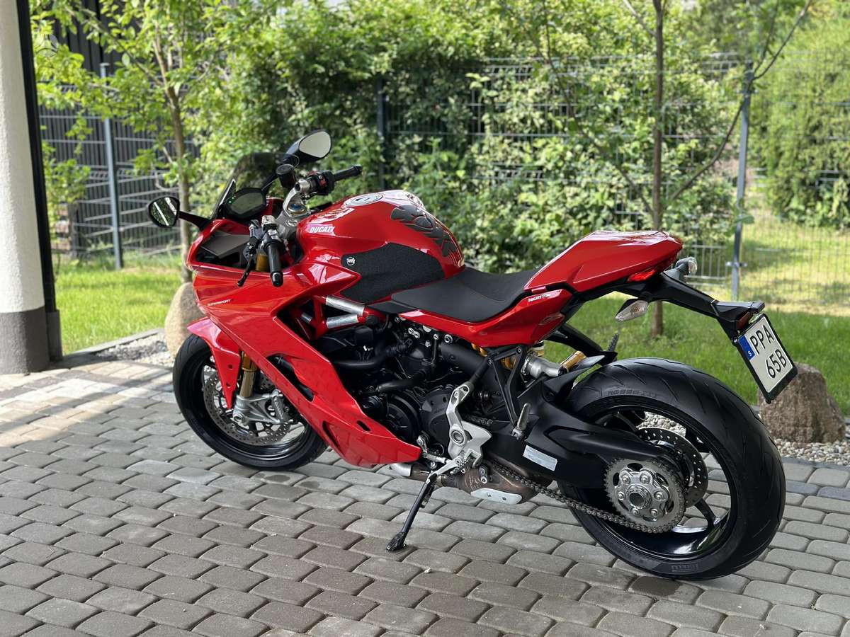 Ducati Supersport 937cc, superbikes
