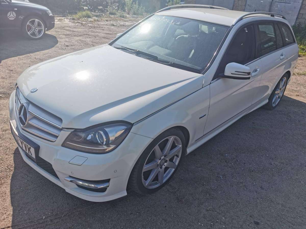 Mercedes-Benz C250 dalimis