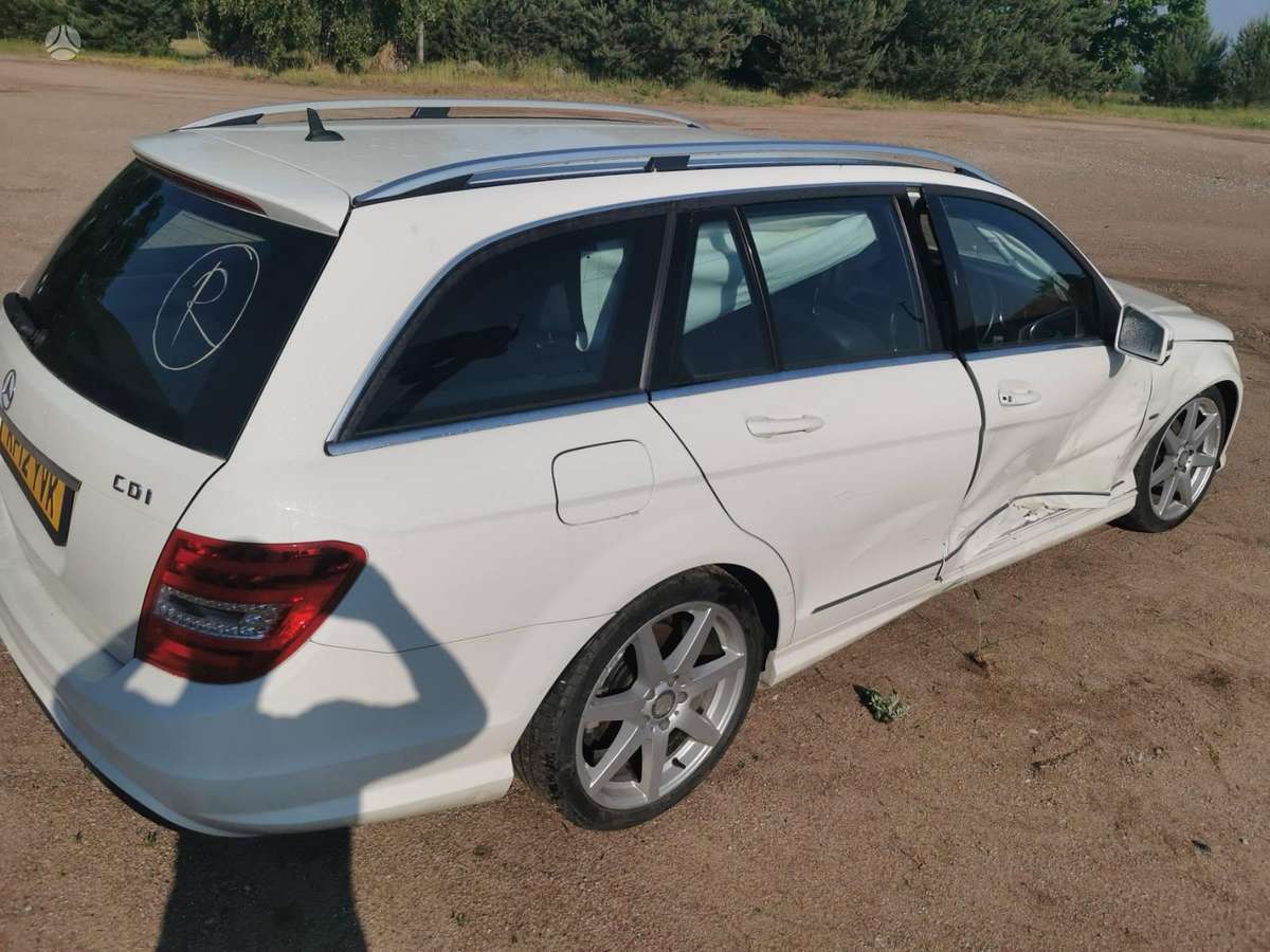 Mercedes-Benz C250 по частям