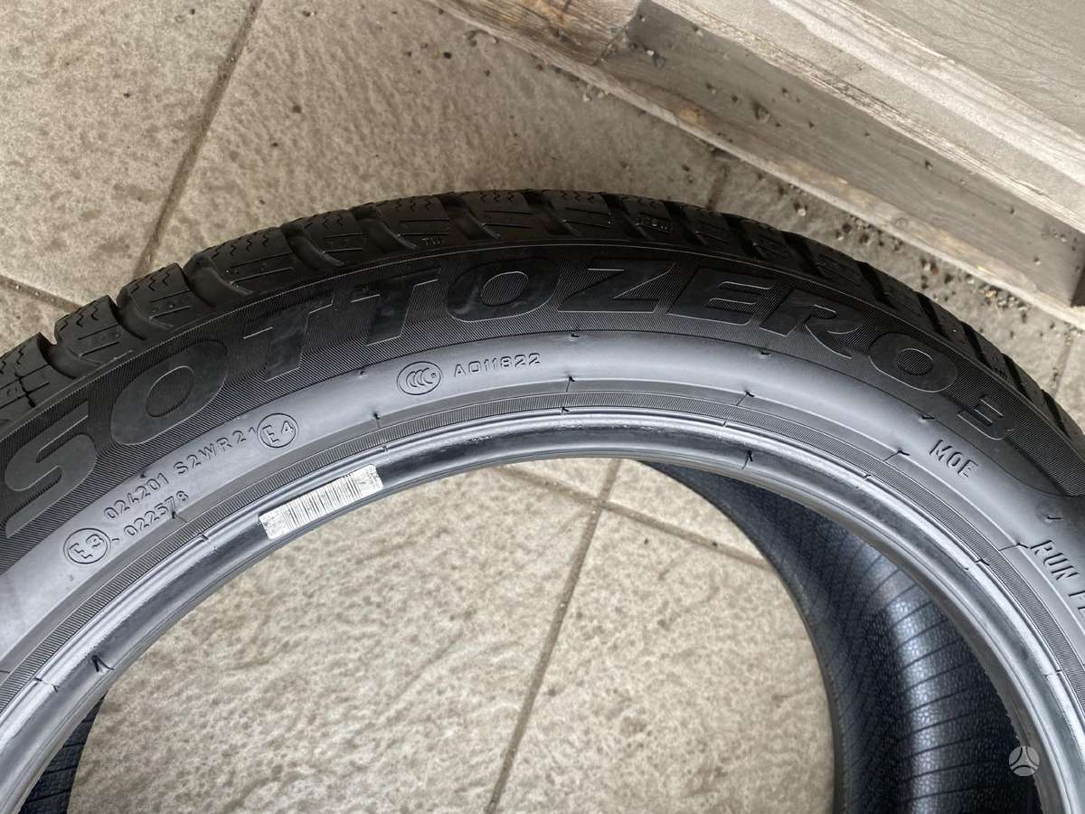 Pirelli Sottozero3, winter 245/45 R18