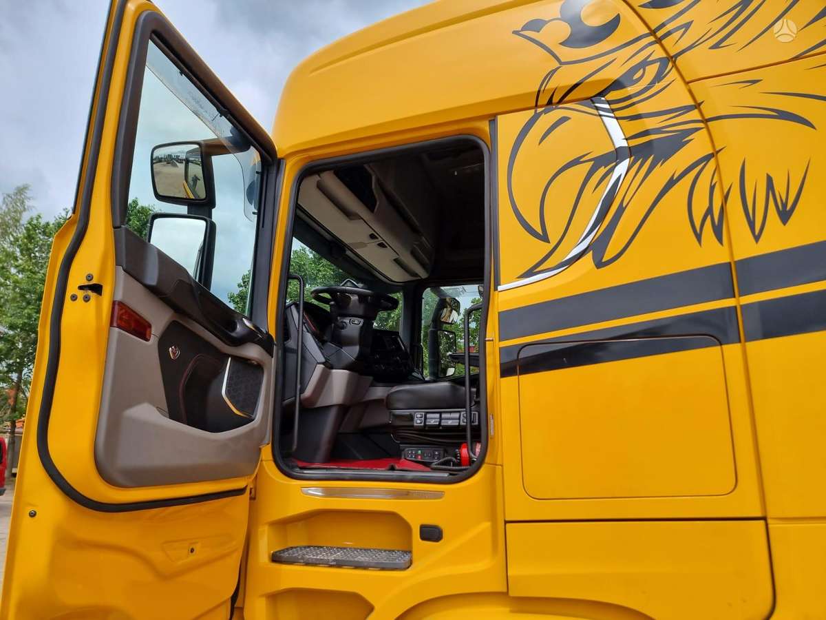 Scania S-580 6X2, double sleeper