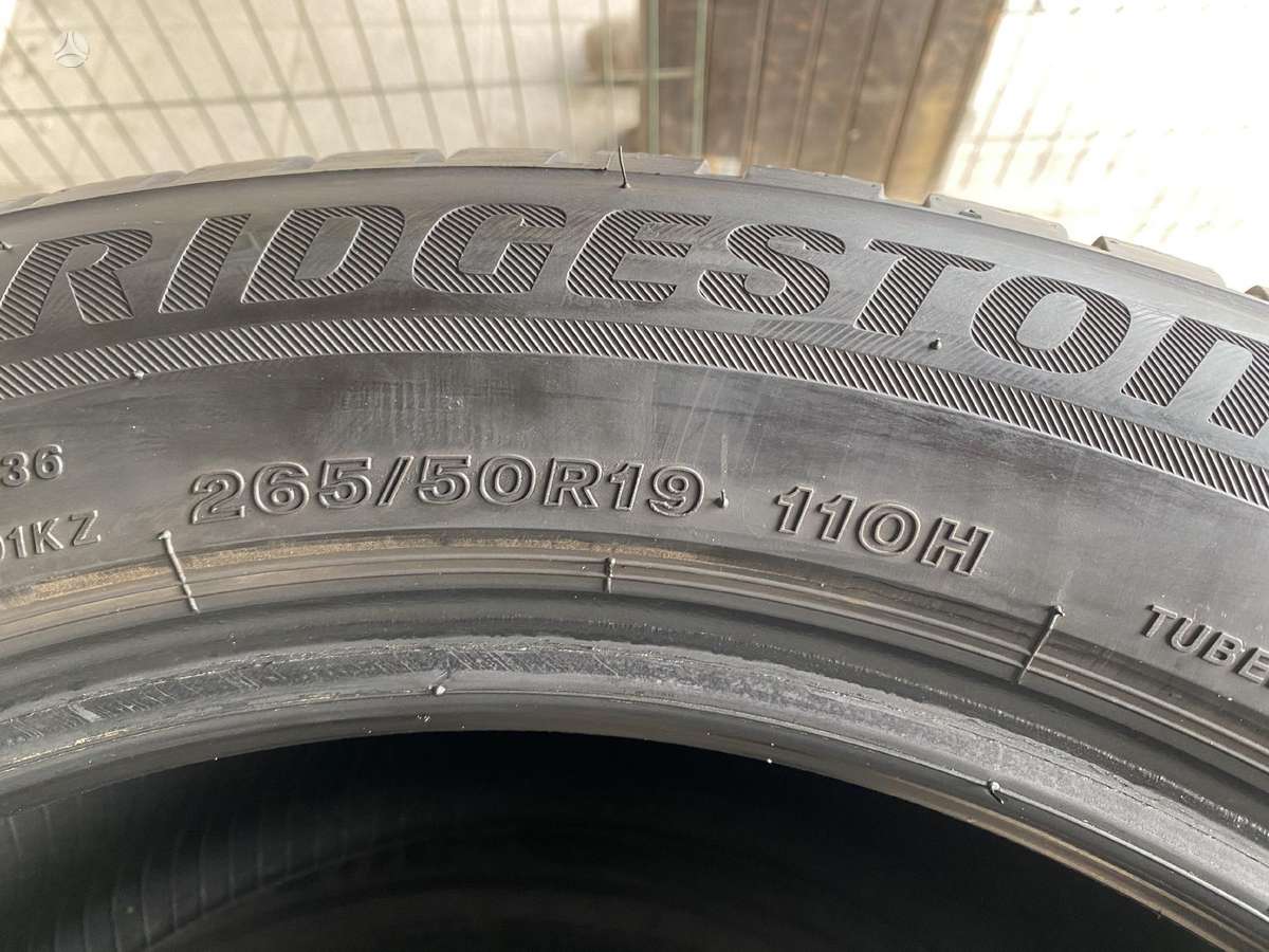 Bridgestone Blizzak lm001, winter 265/50 R19