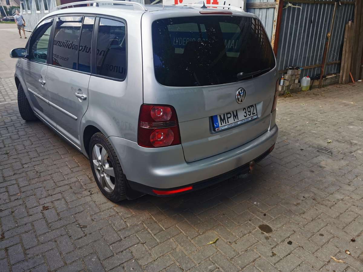 Volkswagen Touran, 1.9 l., Минивэн