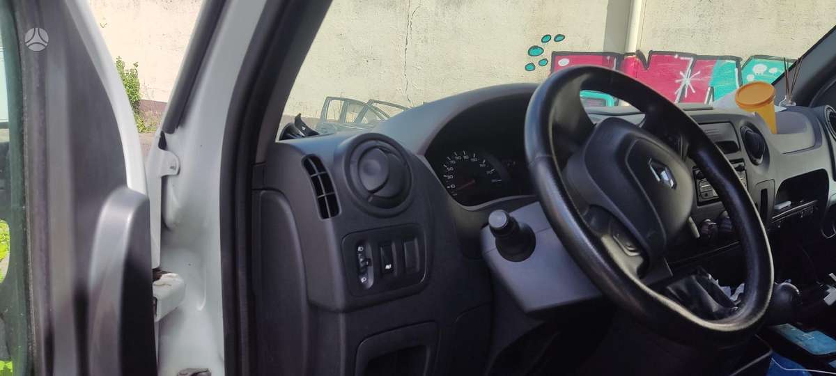 Renault Master, preču