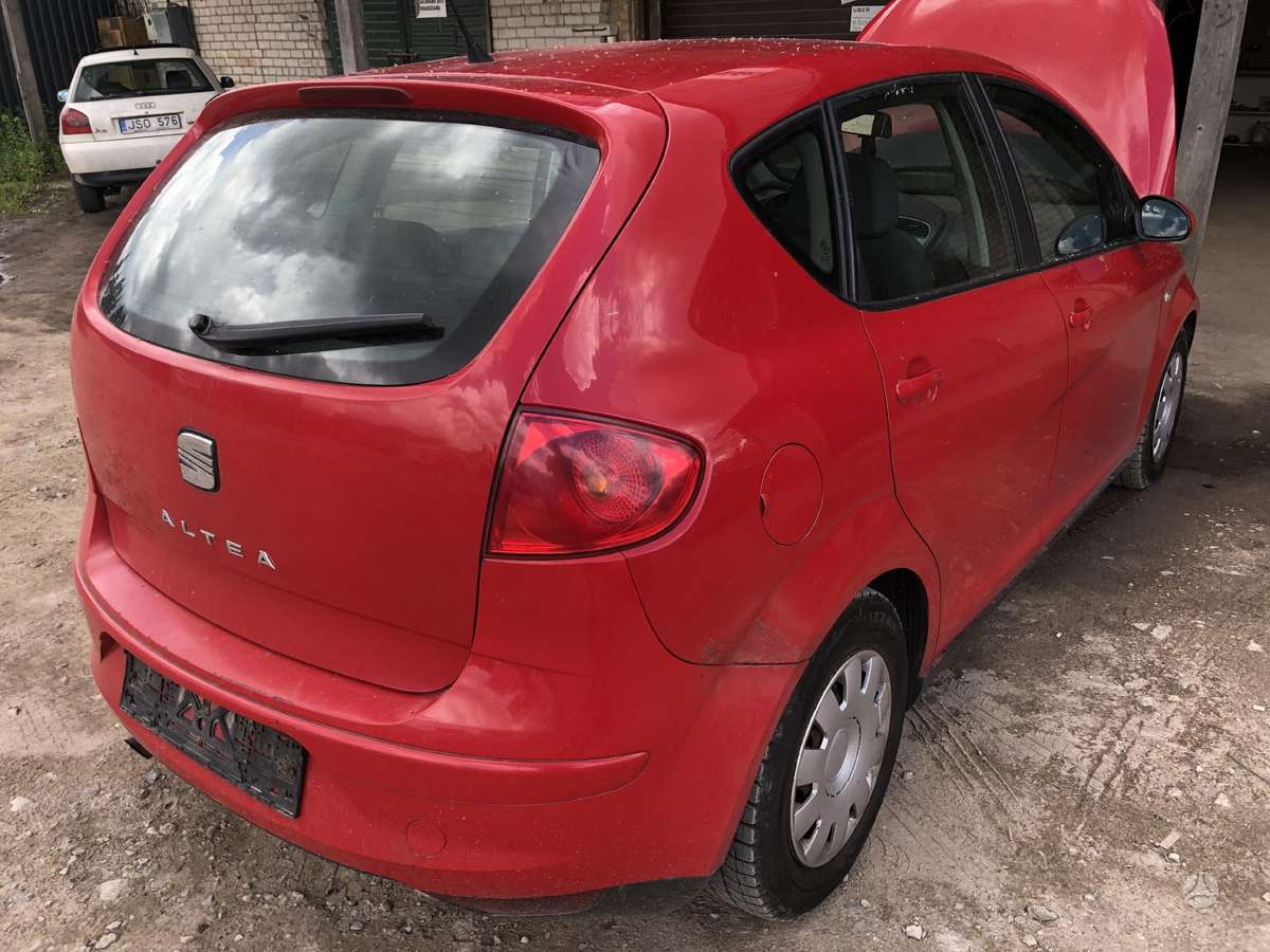 Seat Altea dalimis