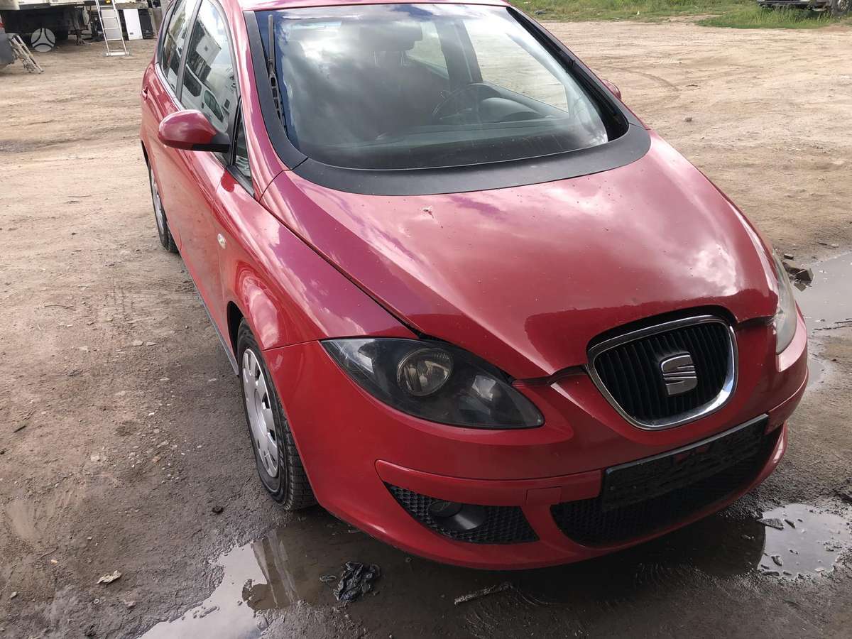 Seat Altea dalimis