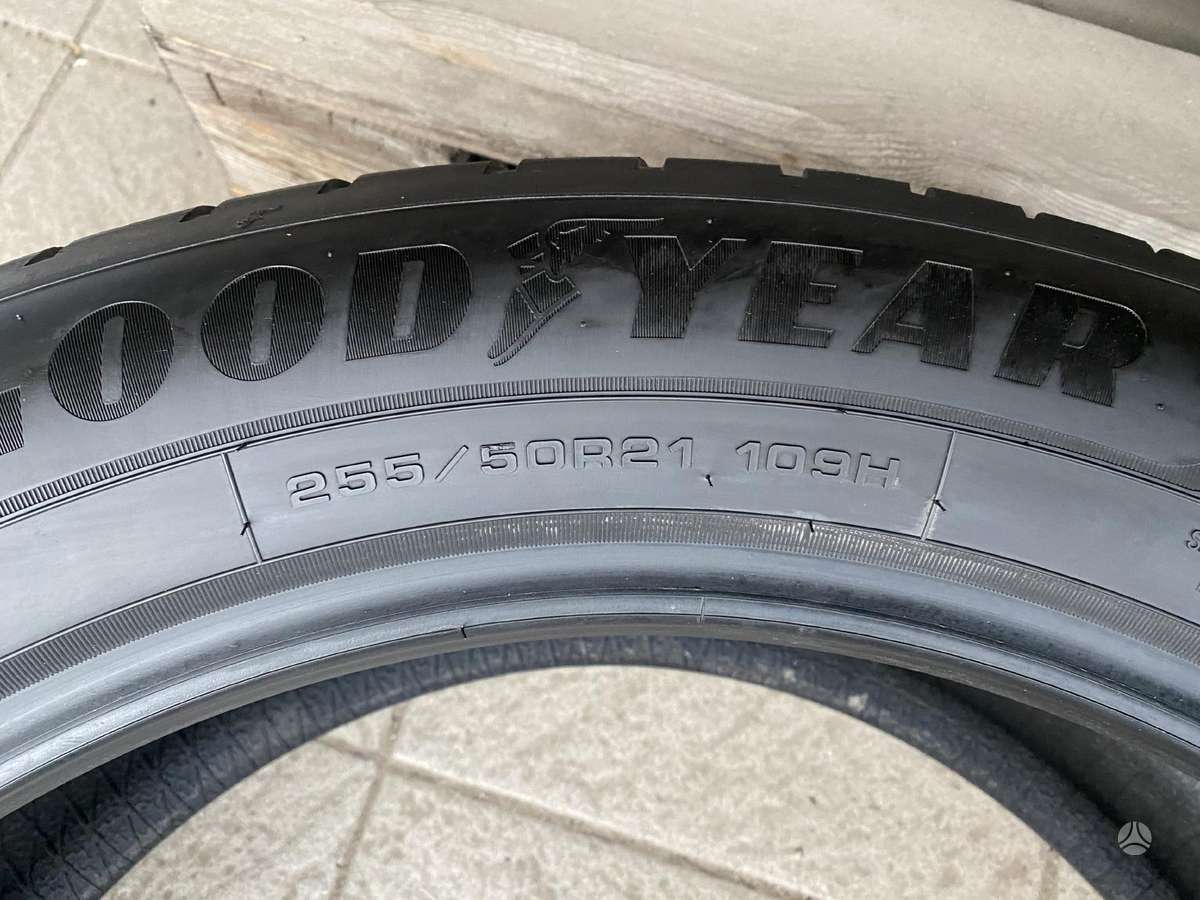 Goodyear Ultragrip perfomance, winter 255/50 R21