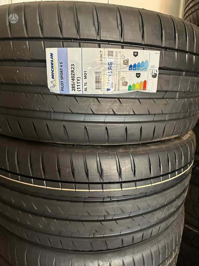 Michelin PILOT SPORT 4S, summer 285/40 R23