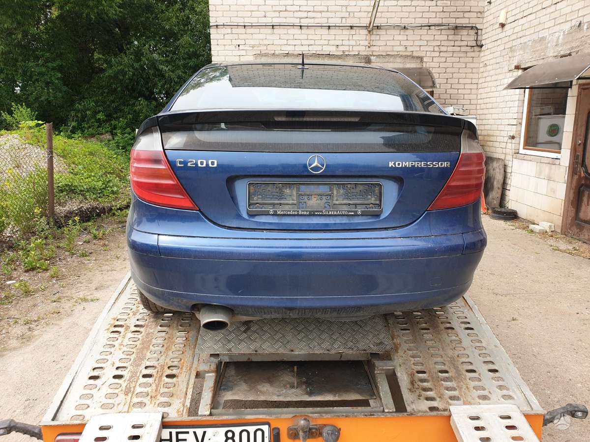 Mercedes-Benz C200 по частям