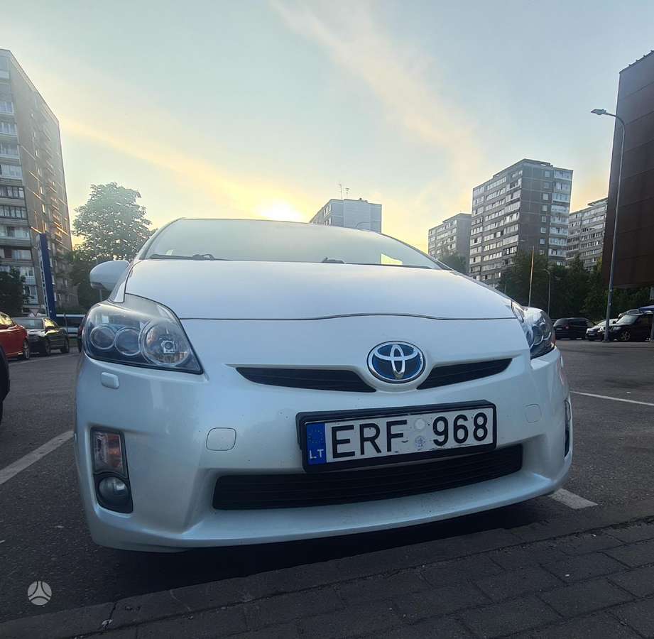 Toyota Prius, 1.8 l., Седан