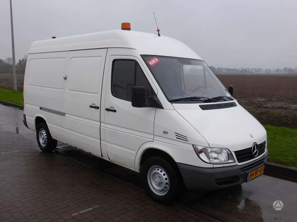 Mercedes-Benz Sprinter, cargo vans