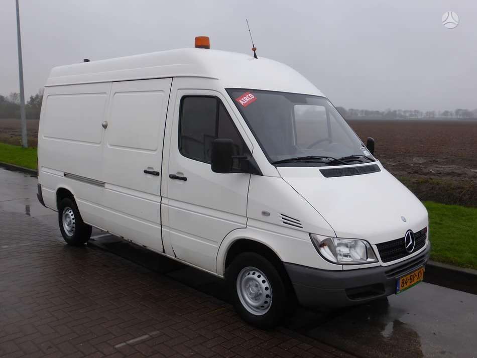 Mercedes-Benz Sprinter, preču