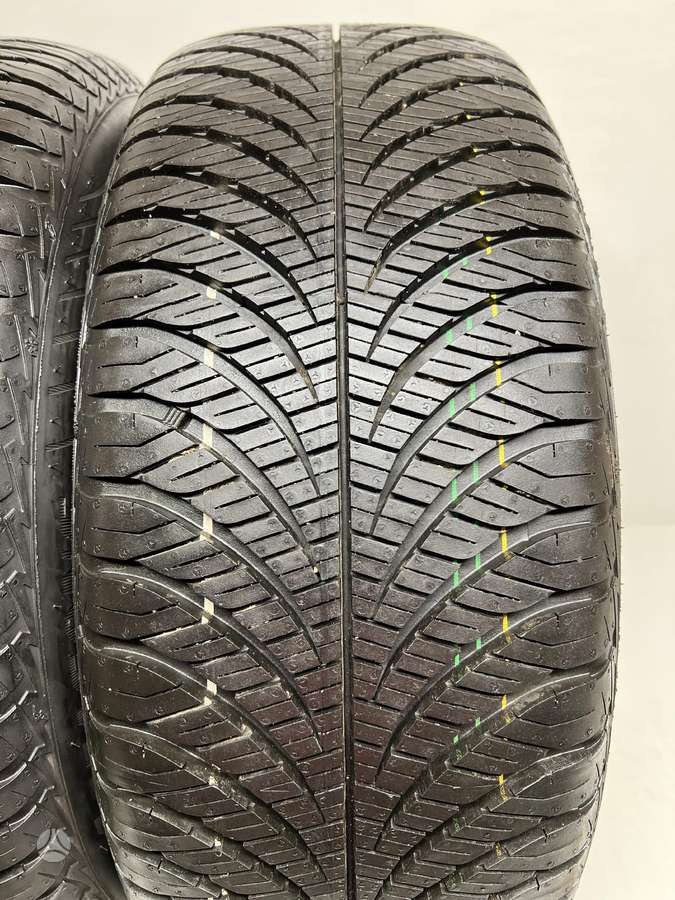 Goodyear Vector4Seasons 2023m, всесезонные 215/55 R17