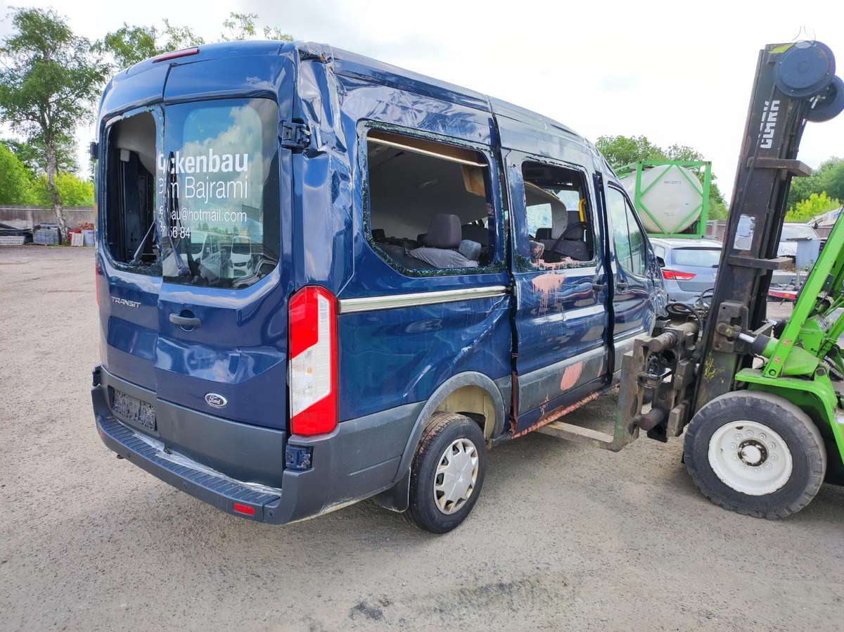 Ford Transit, passenger vans