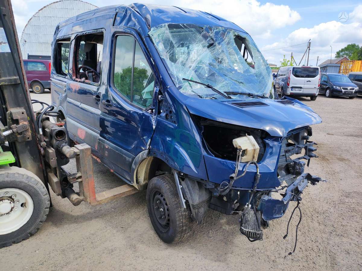 Ford Transit, passenger vans