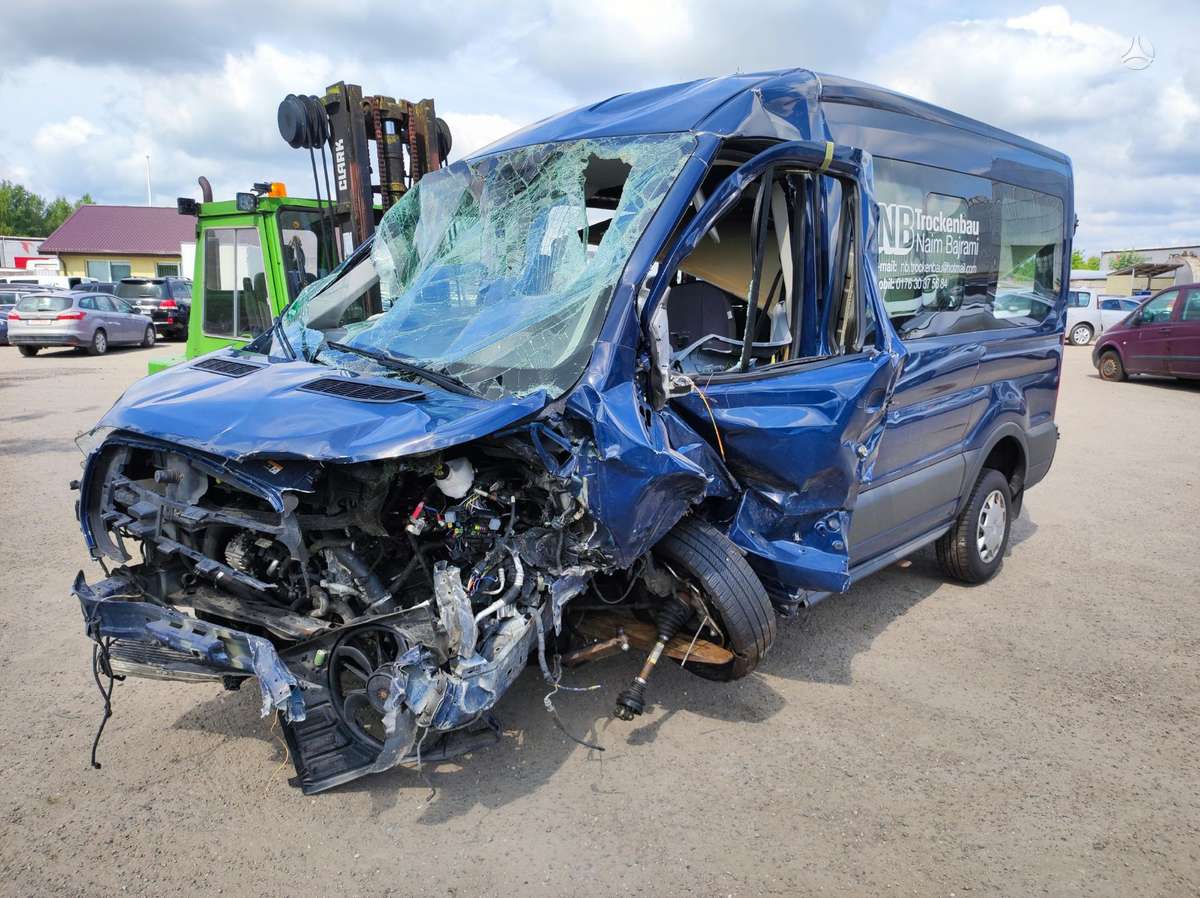 Ford Transit, passenger vans