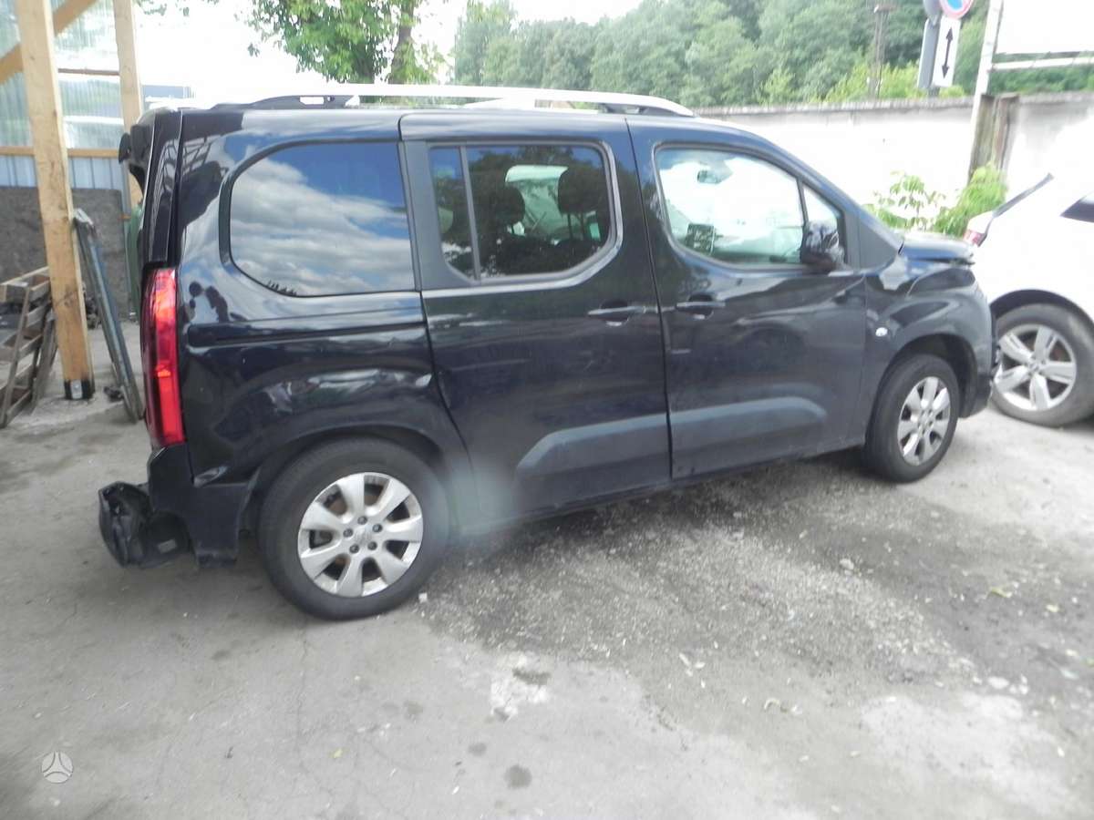 Opel Combo dalimis