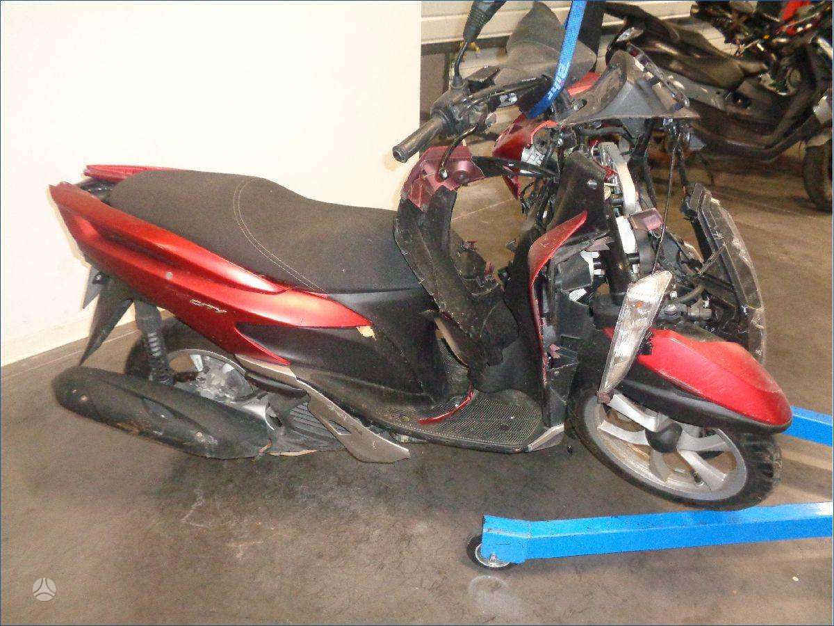 Yamaha Tricity, scooters / mopeds