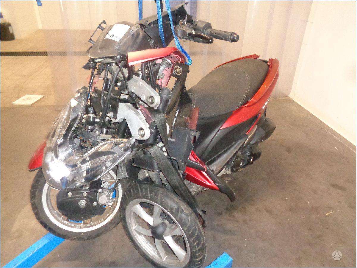 Yamaha Tricity, scooters / mopeds