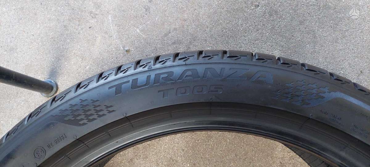 Bridgestone, summer 245/40 R19