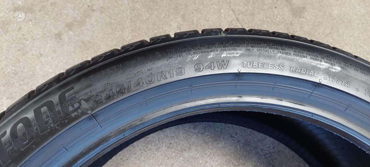 Bridgestone, summer 245/40 R19