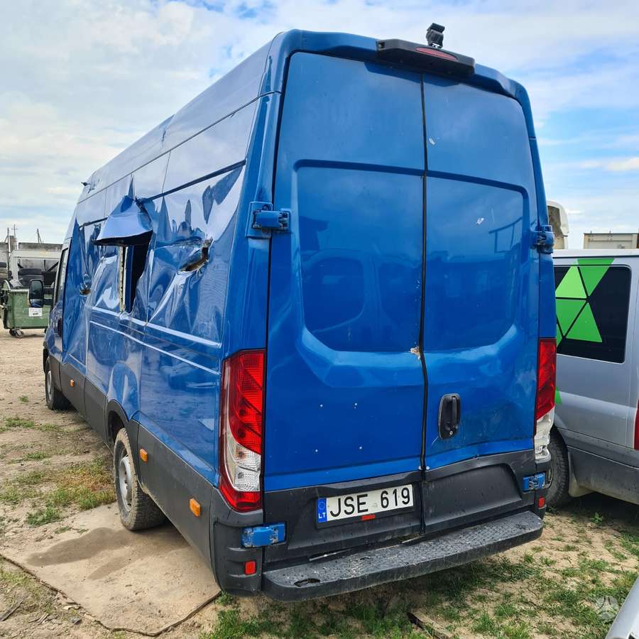 Iveco 35S16, krovininiai mikroautobusai
