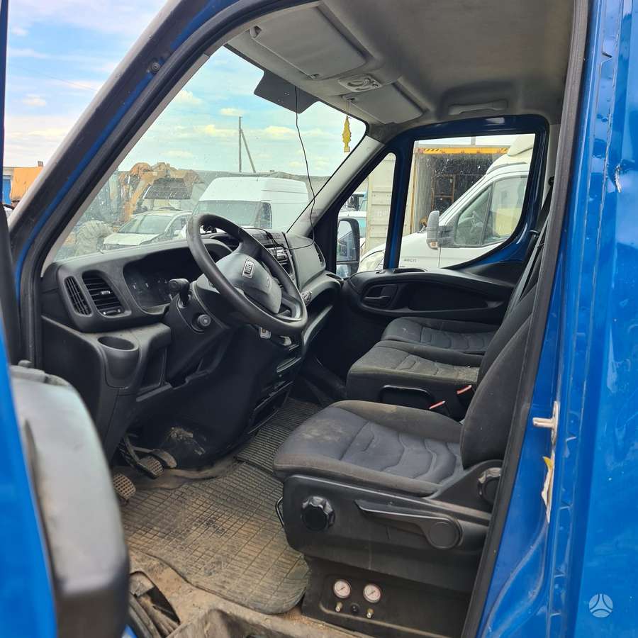 Iveco 35S16, krovininiai mikroautobusai