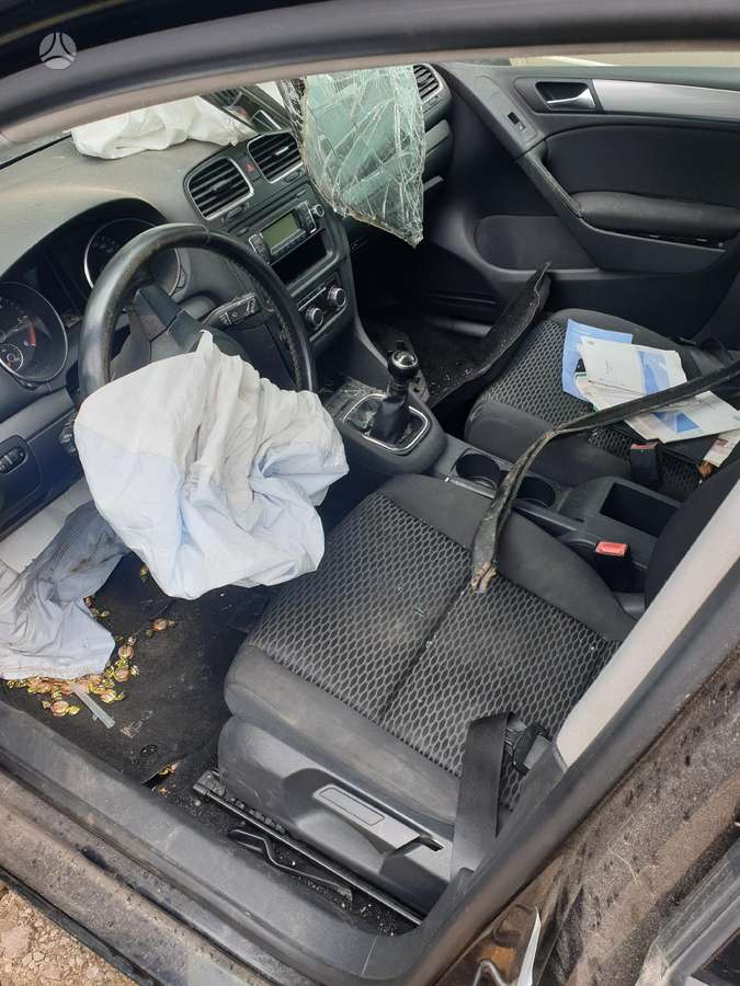 Volkswagen Golf for parts