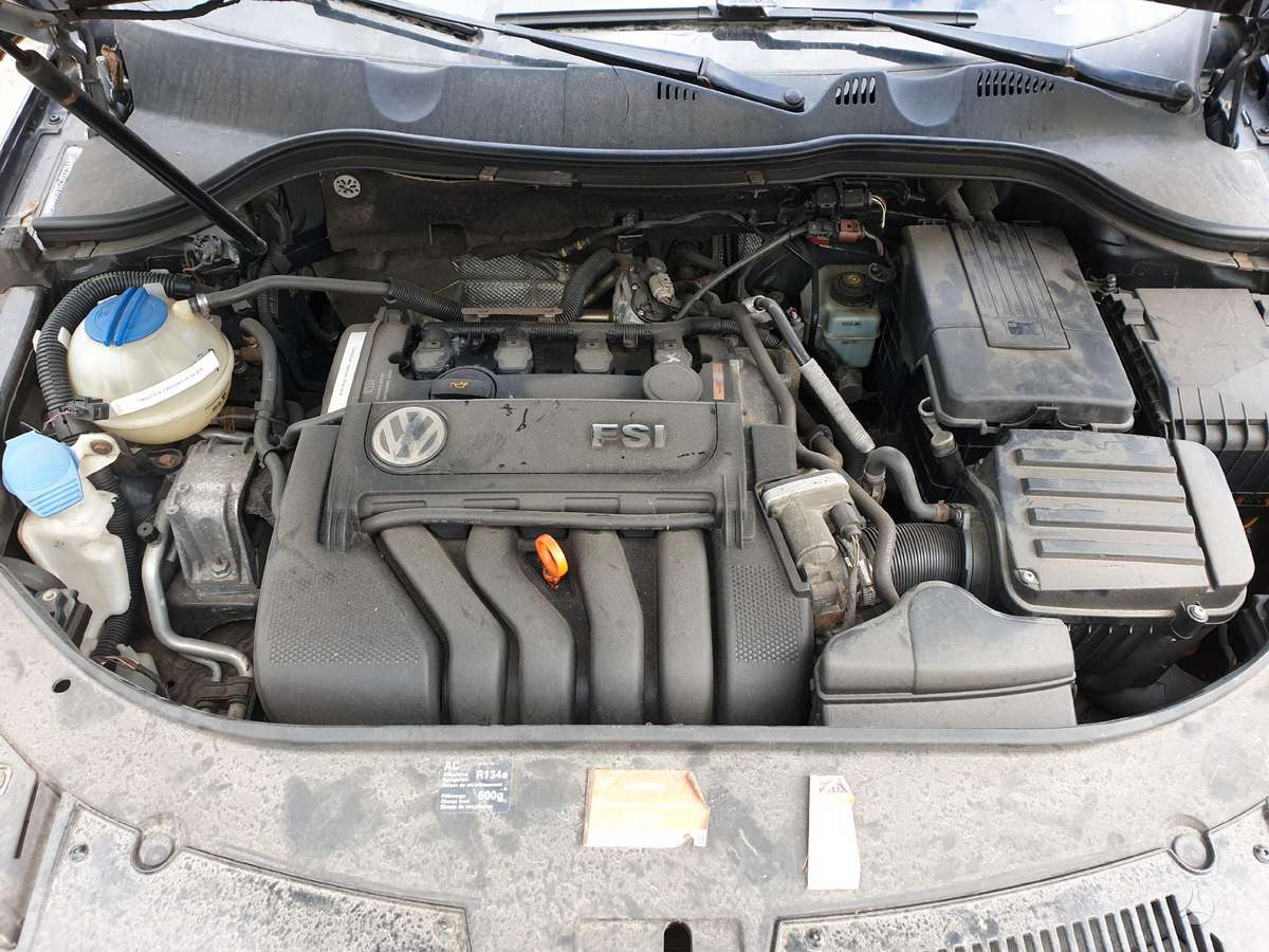 Volkswagen Passat for parts