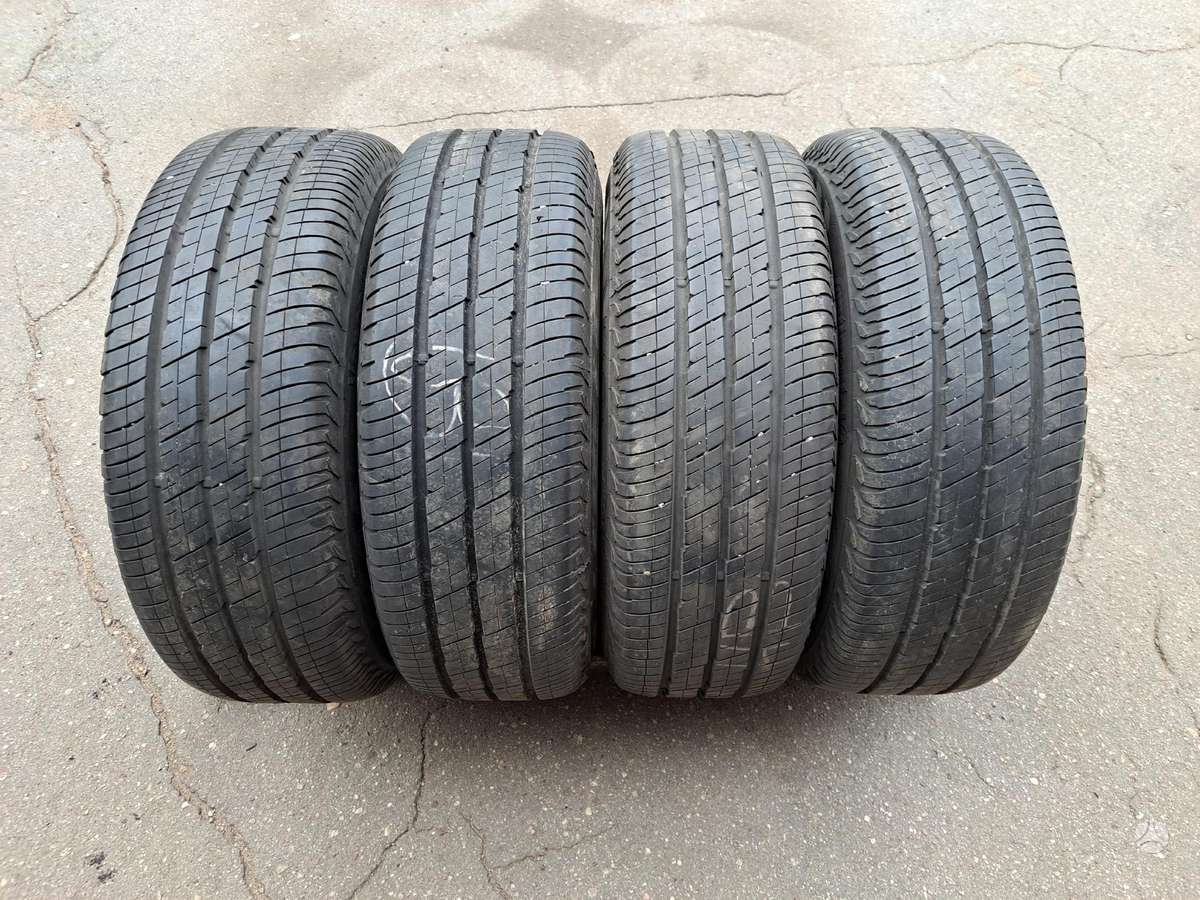 Continental Vanco2 8-9mm., summer 215/65 R16