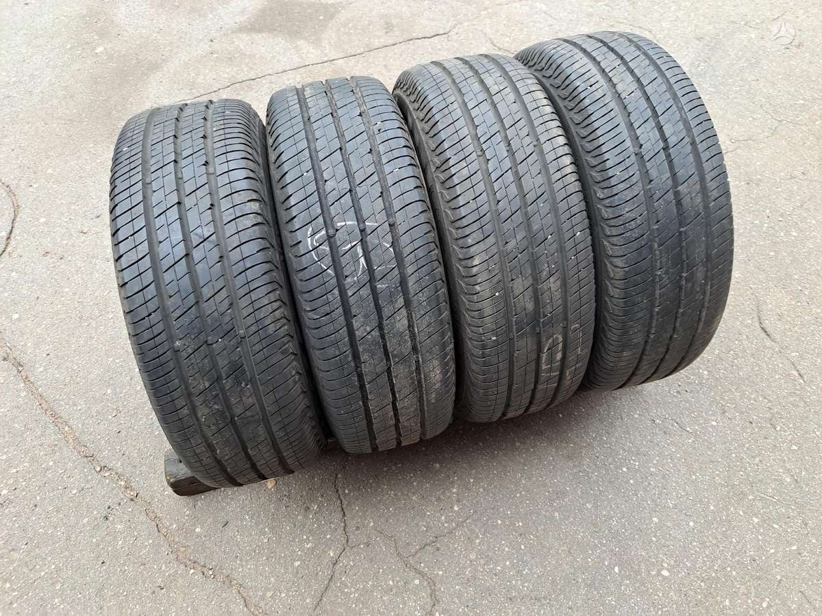 Continental Vanco2 8-9mm., summer 215/65 R16