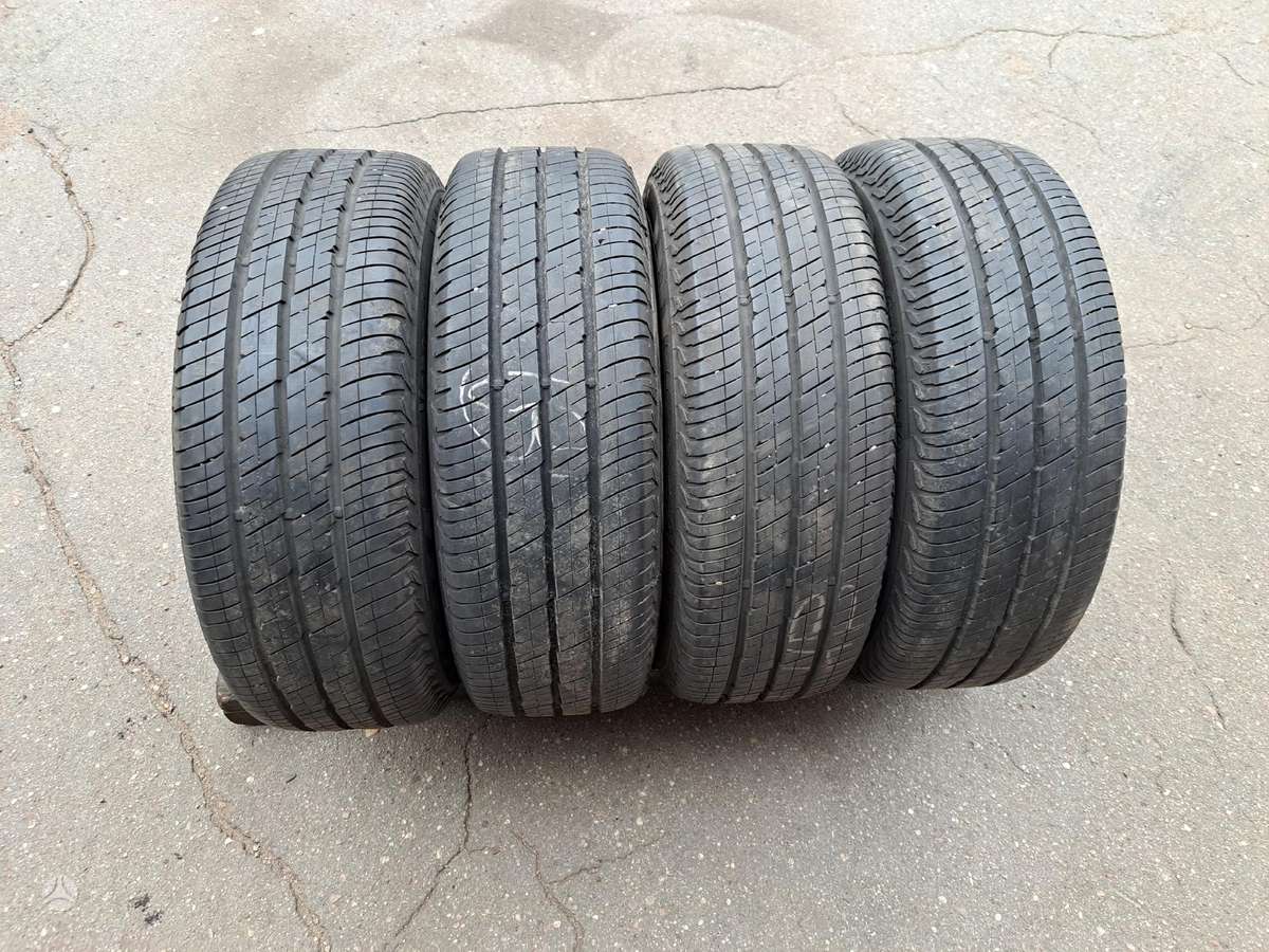 Continental Vanco2 8-9mm., summer 215/65 R16
