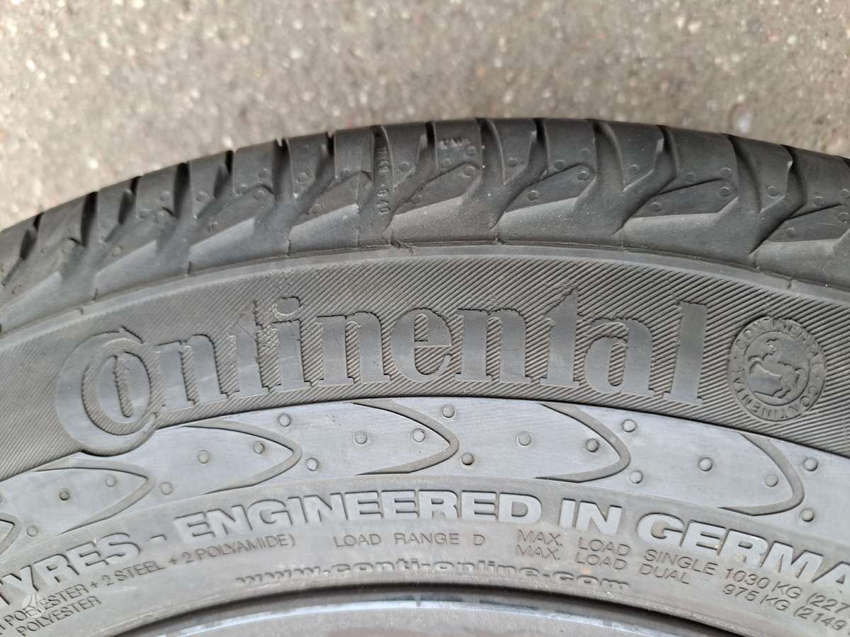 Continental Vanco2 8-9mm., summer 215/65 R16