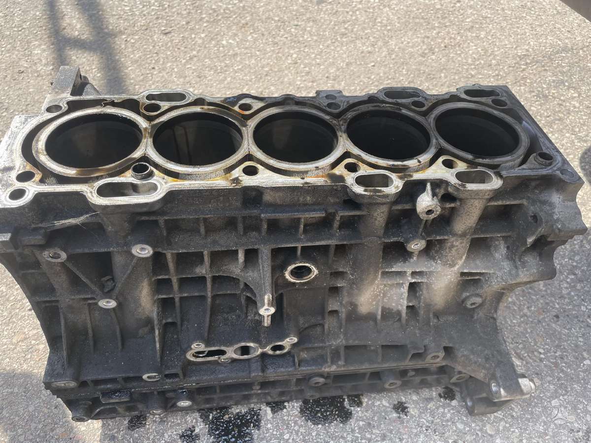 Volvo XC90, 30677367, engine block