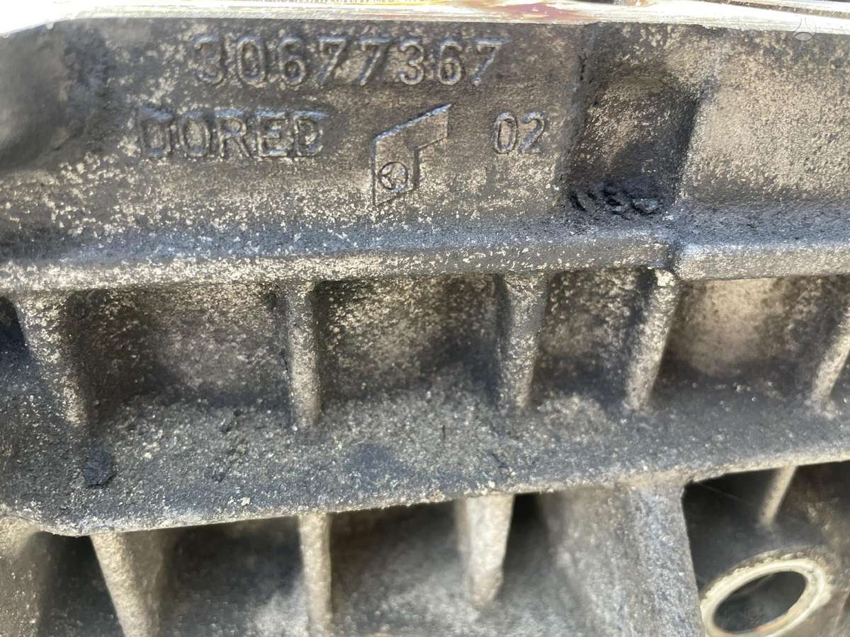 Volvo XC90, 30677367, engine block