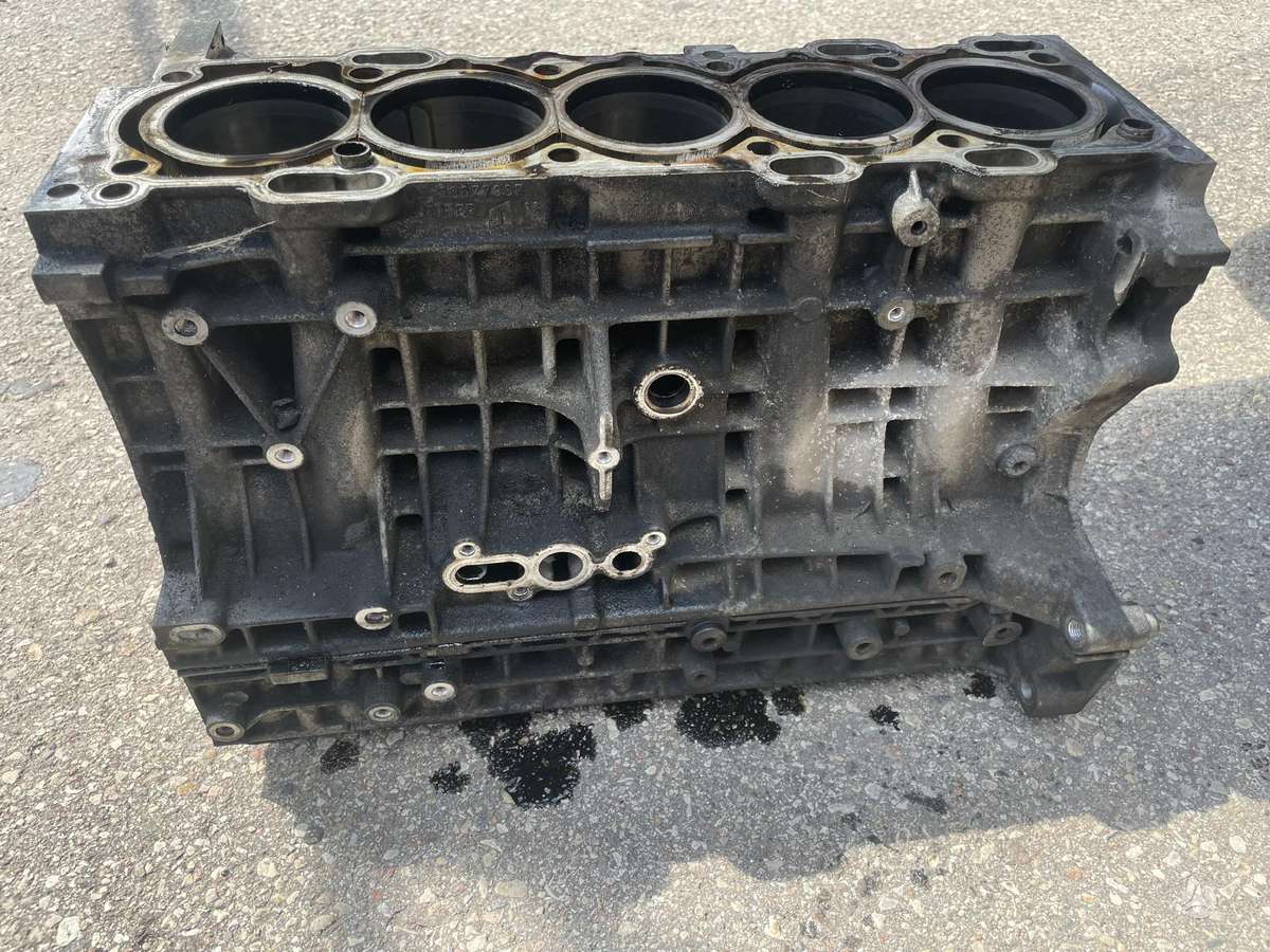 Volvo XC90, 30677367, engine block