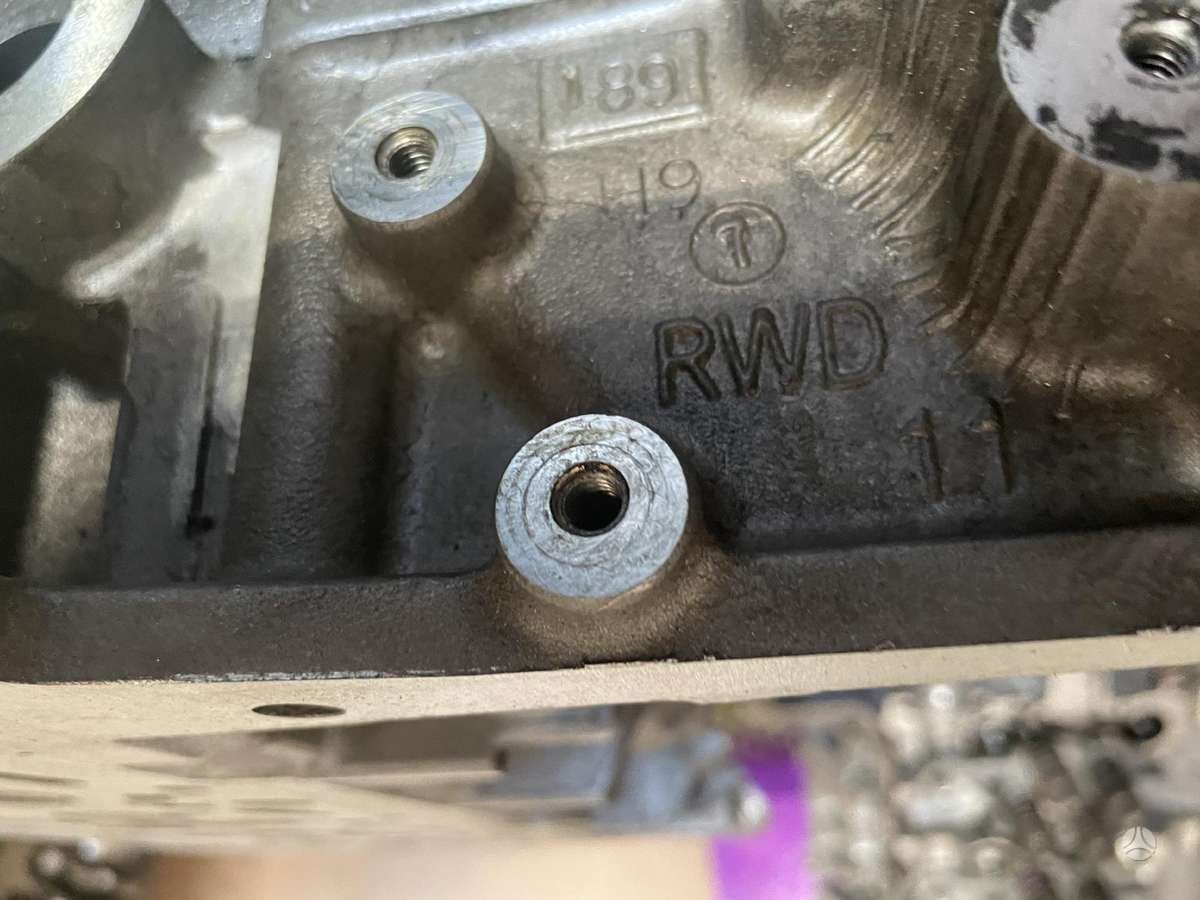 Ford Transit, RWD, cylinder head