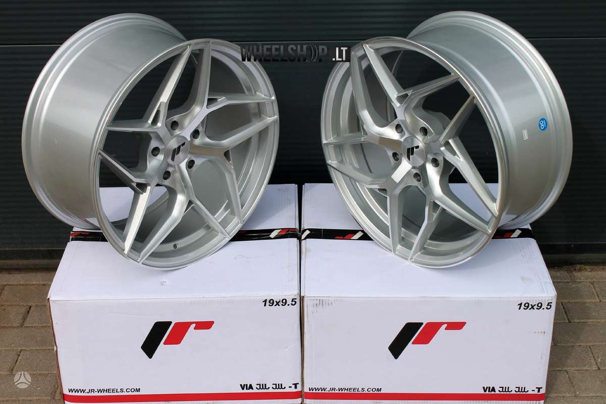 Japan Racing JR35 Silver, light alloy, R19
