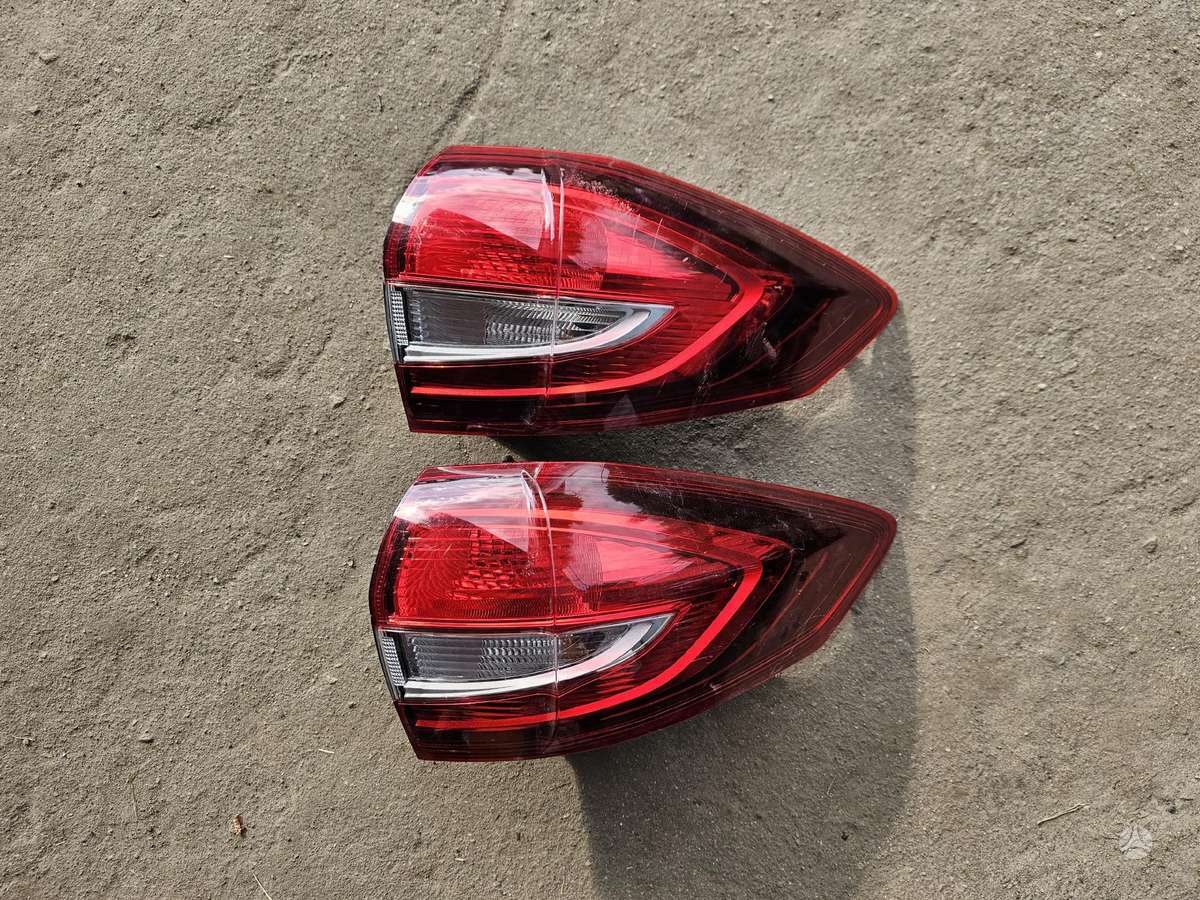 Ford C-MAX gaismas