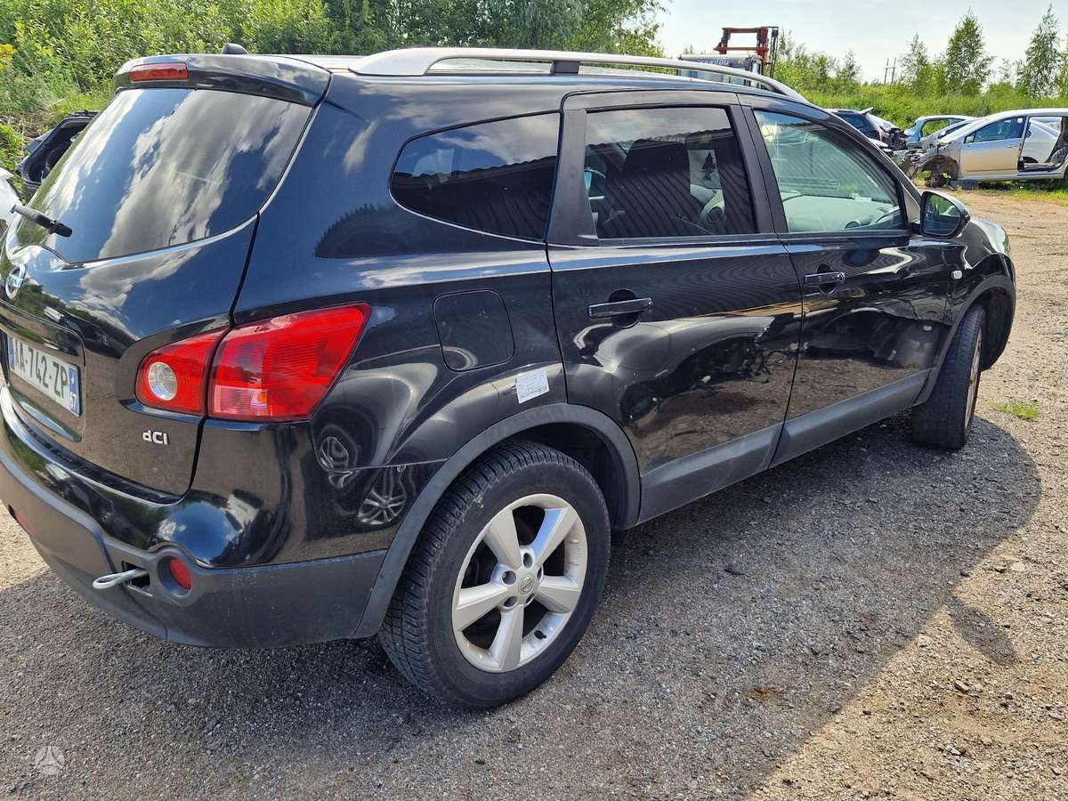 Nissan Qashqai+2 по частям