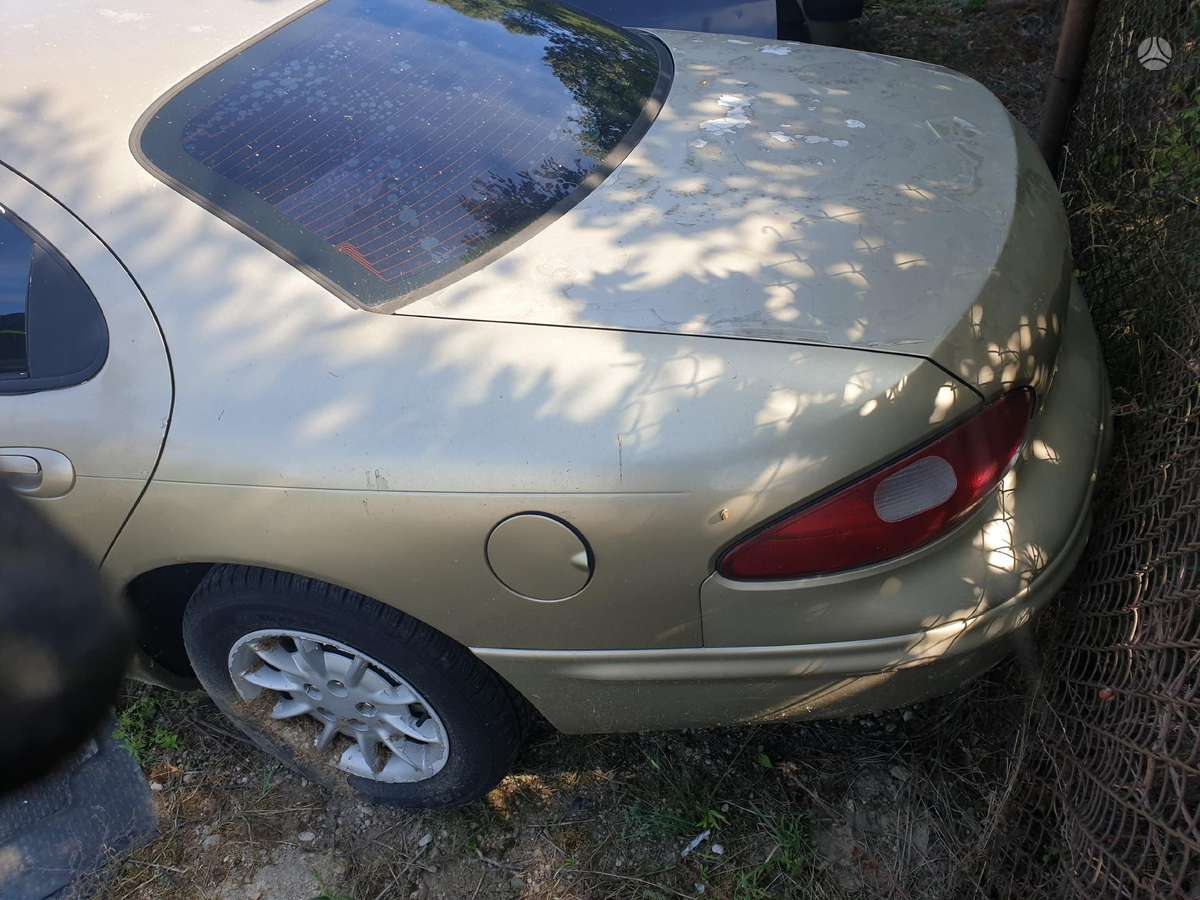 Chrysler Concorde dalimis