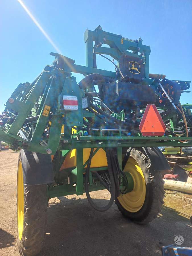 John Deere 740, purkštuvai