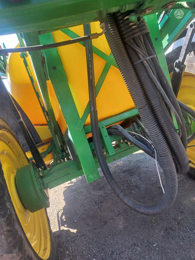 John Deere 740, разбрызгиватели