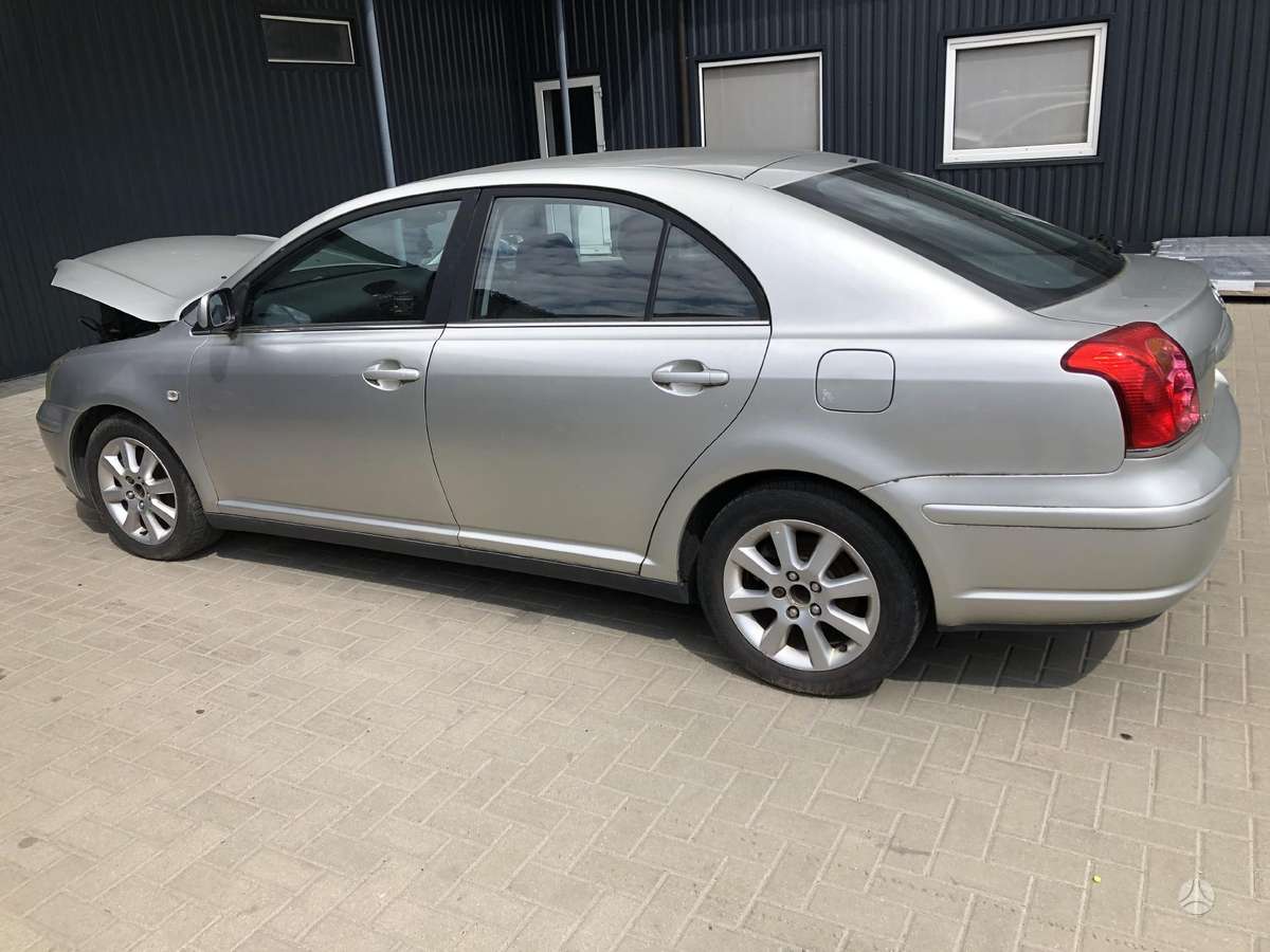 Toyota Avensis dalimis