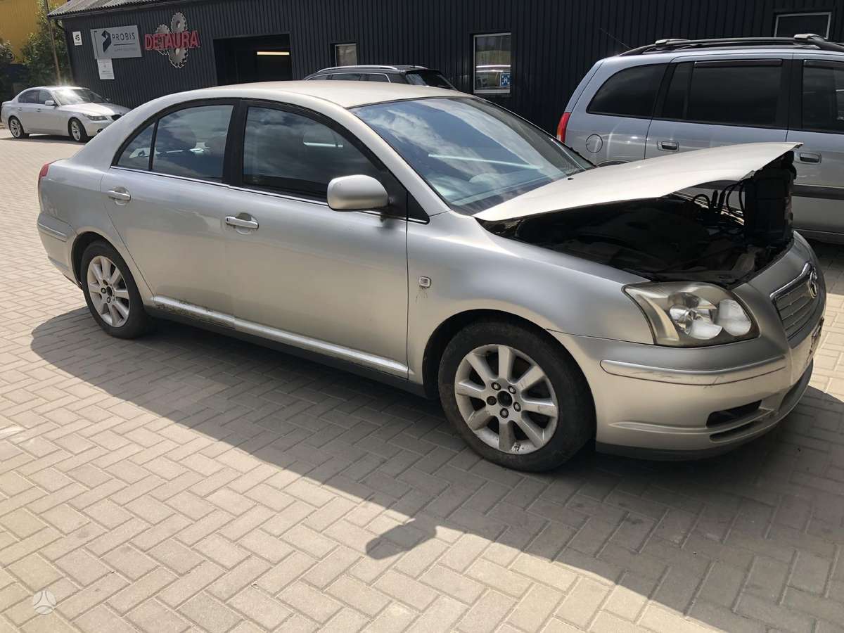Toyota Avensis dalimis